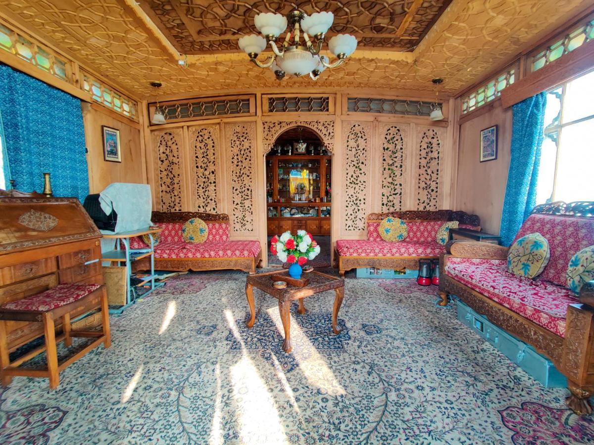 فندق ذا شيلتر جروب أوف هاوس بوتس Srīnagar المظهر الخارجي الصورة