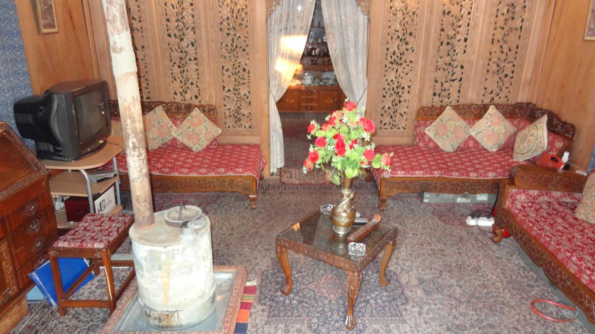 فندق ذا شيلتر جروب أوف هاوس بوتس Srīnagar الغرفة الصورة