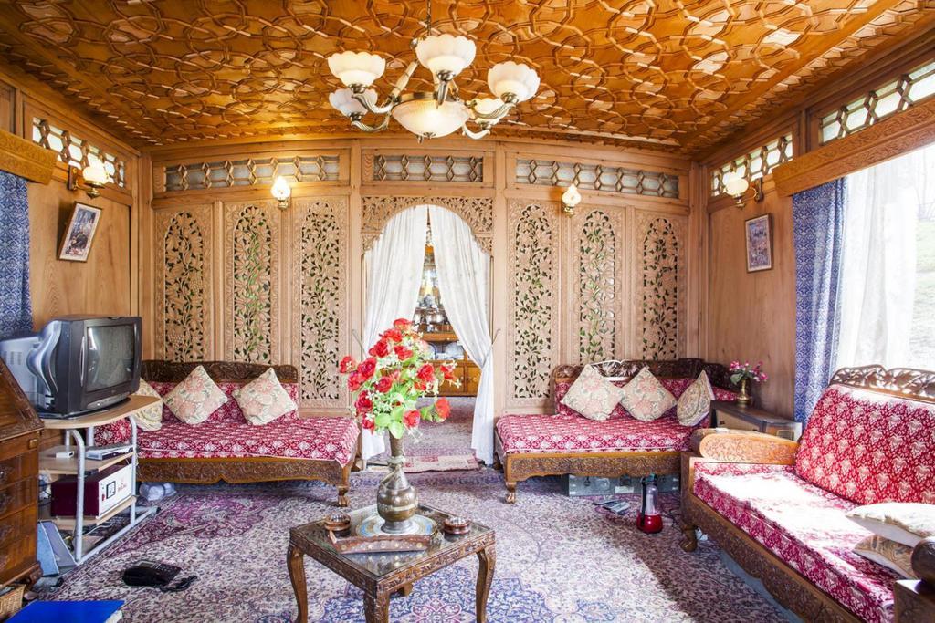 فندق ذا شيلتر جروب أوف هاوس بوتس Srīnagar المظهر الخارجي الصورة